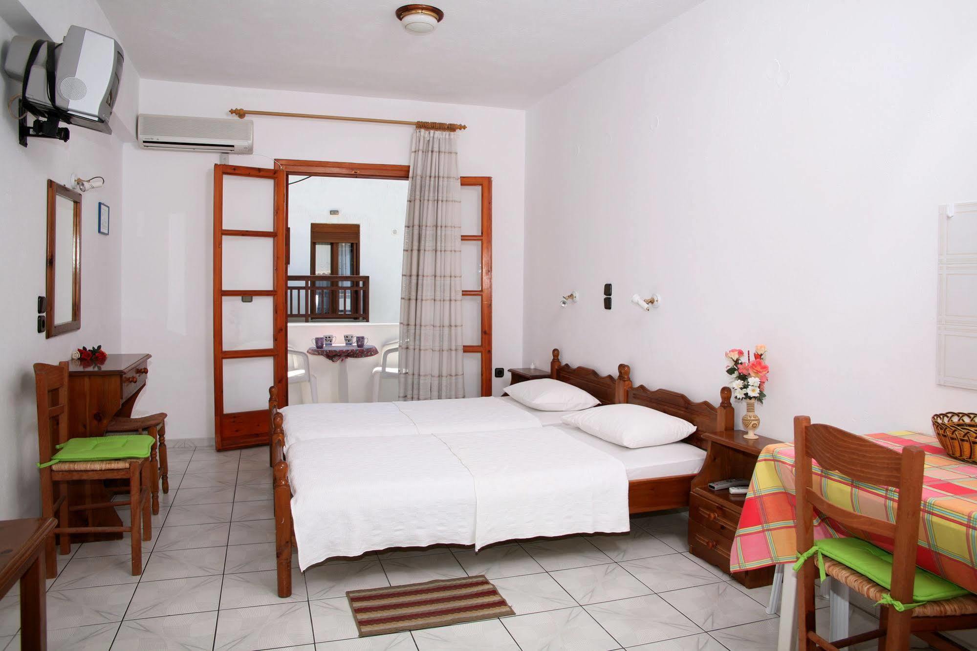 Kapetanos Rooms Naxos City Eksteriør bilde