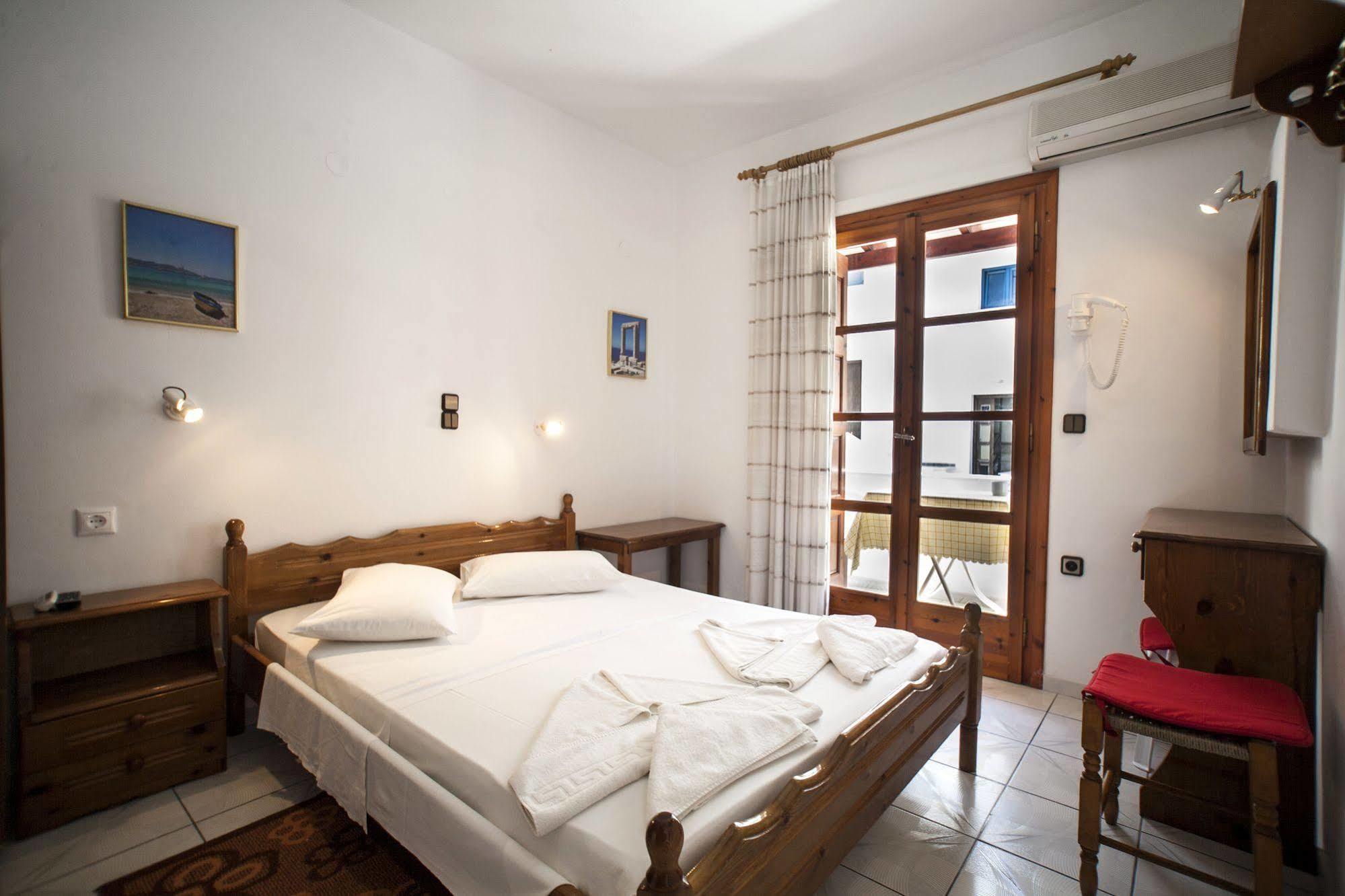 Kapetanos Rooms Naxos City Eksteriør bilde